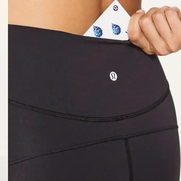 Lululemon In Movement Crop *Everlux 19" size 4 - Image 6