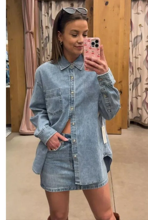 ARITZIA Denim Forum The ‘90s Vintage Micro Denim Skirt in Dark Bleu Eyeshadow - Image 9