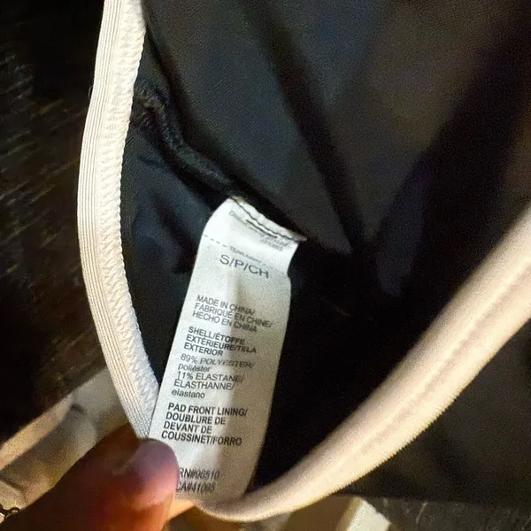 Under Armour Black and White Cross-Back Sports Bra - Image 4