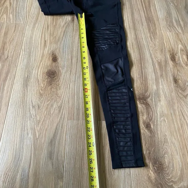 Alo Yoga High-Waist Moto Leggings Size M Black Glossy Faux Leather - Image 6