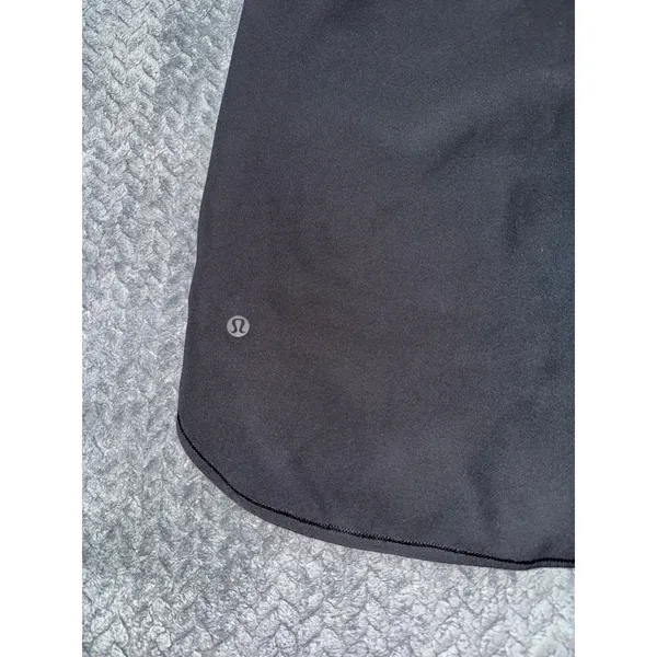 Lululemon Womens On The Fly Skirt Black Travel‎ Commute Curved Hem Sz 6 - Image 2