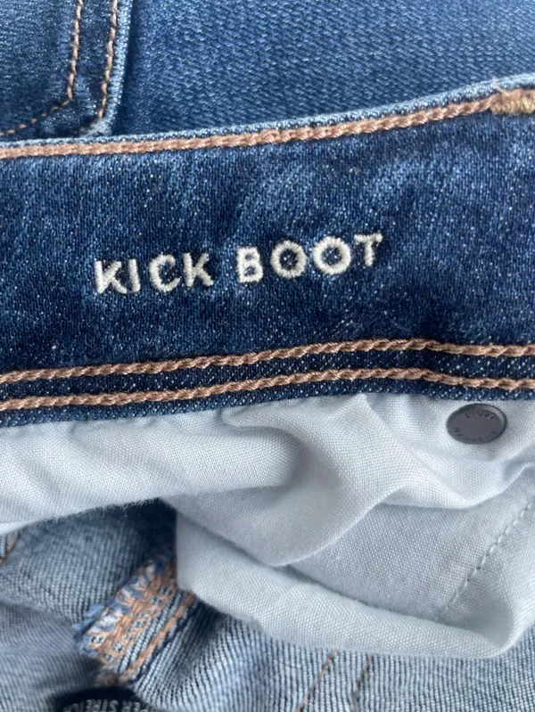 American Eagle Kick Boot Jean, Size 8 Long, EUC - Image 6