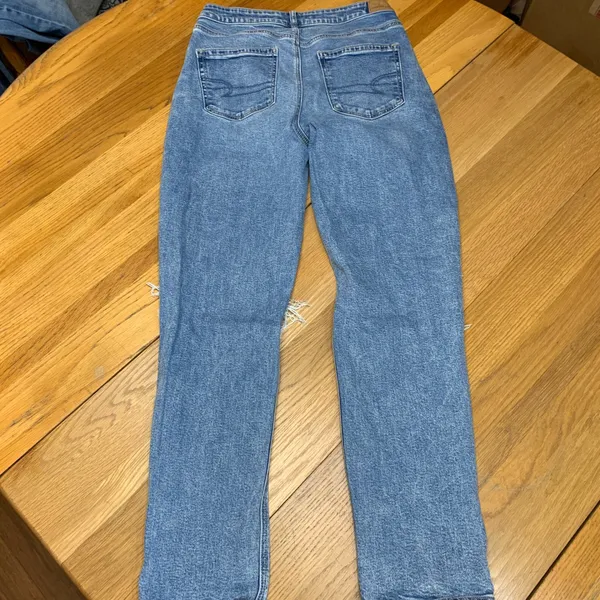 American Eagle Mom Jean Light‎ Wash Distressed High Rise Strigid Denim 10 Long - Image 5