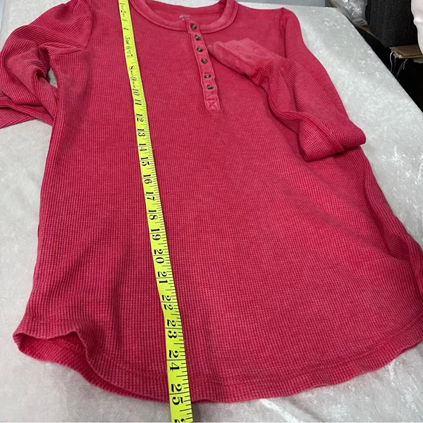 Aerie Henley thermal women’s M red waffle knit distressed neckline long sleeve - Image 8