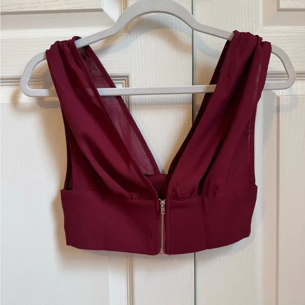 SheIn V-neck crop top - Image 2