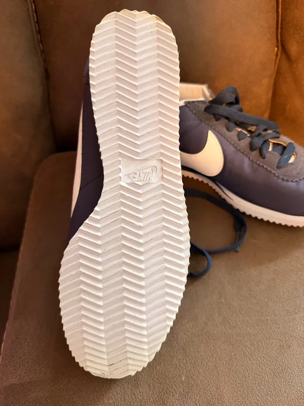 Nike Sneakers  - Image 2
