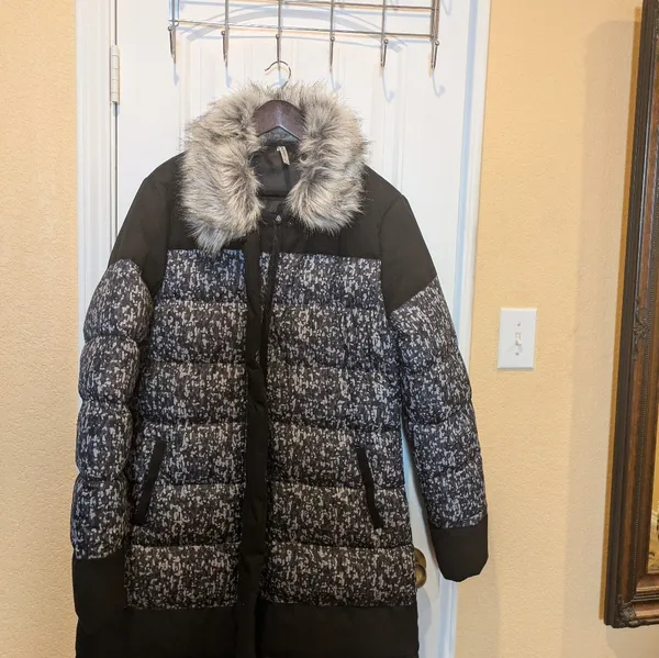 FABLETICS Waco Puffer Jacket Coat Women Size XL Midi Removable Faux Fur Collar - Image 2