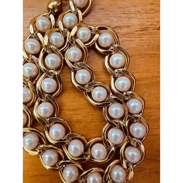 Vintage Gold Tone Chunky Heavy Gold Link w/Faux‎ Pearl 16" Necklace - Image 4