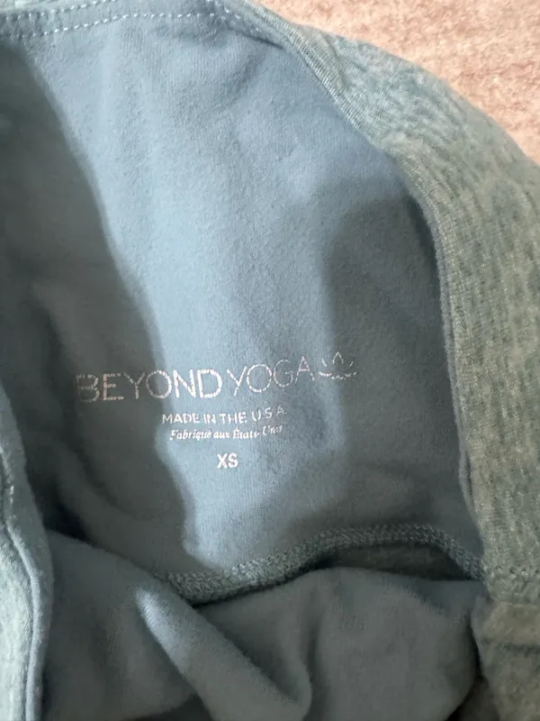 Beyond yoga space dye leggings size xs - Image 3