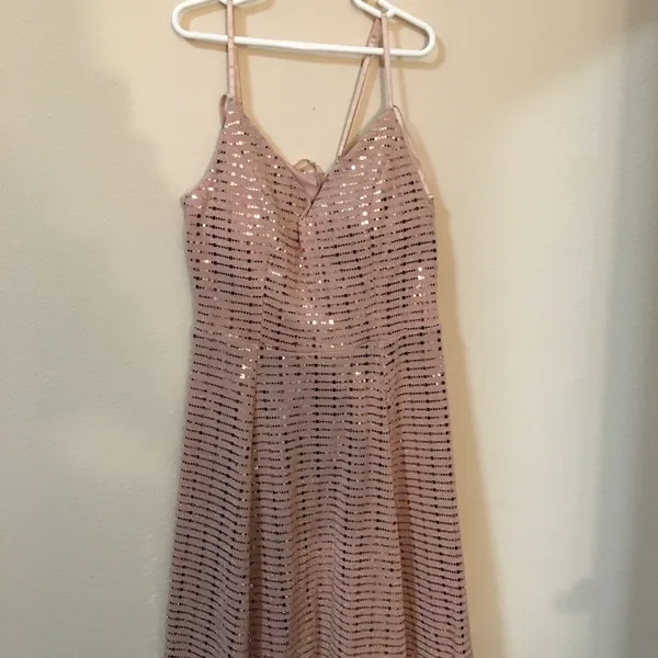 PROM/ Cocktail/ Cruise DRESS New Rose Gold Dress Size 7 Gorgeously Beautiful. - Image 3