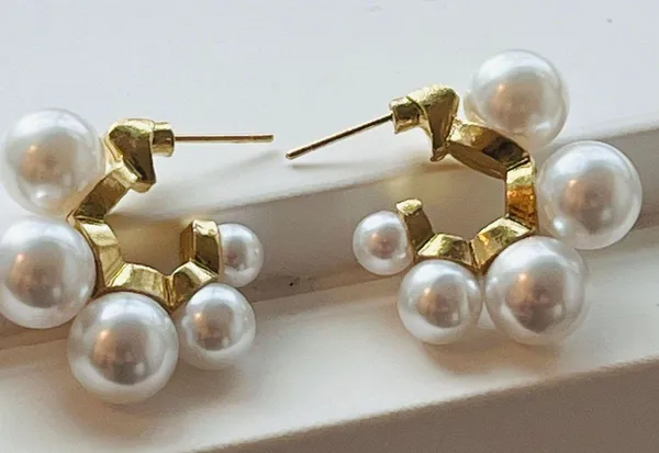 Anthropologie Lake Life Chunky Ascending Pearl Hoop Earrings - Image 3