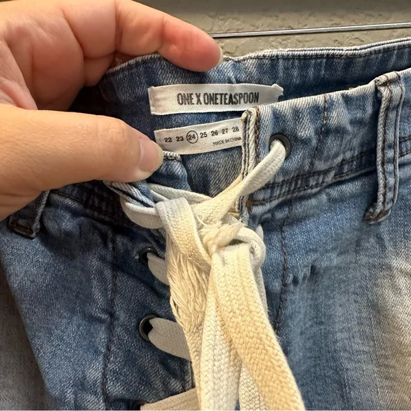 One Teaspoon Lace Up Shortie Shorts Size 24 - Image 3