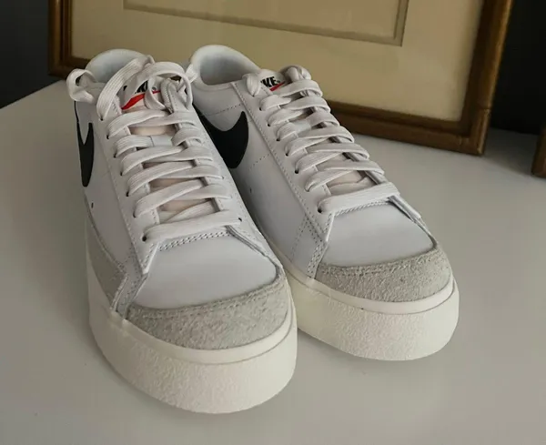 Nike Platform Low Blazers - Image 2