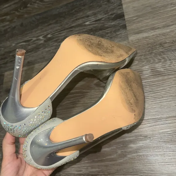 Gorgeous Steve Madden Silver Heels - Image 5
