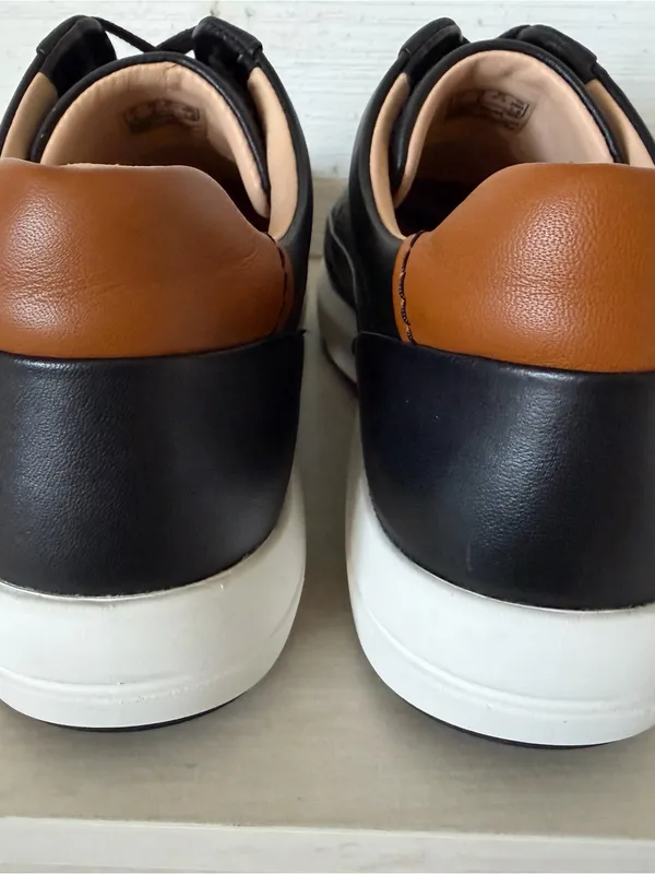 Clarks Tivoli Grace Tie Sneakers Women’s Size 10 Black Leather Comfort Contour - Image 3