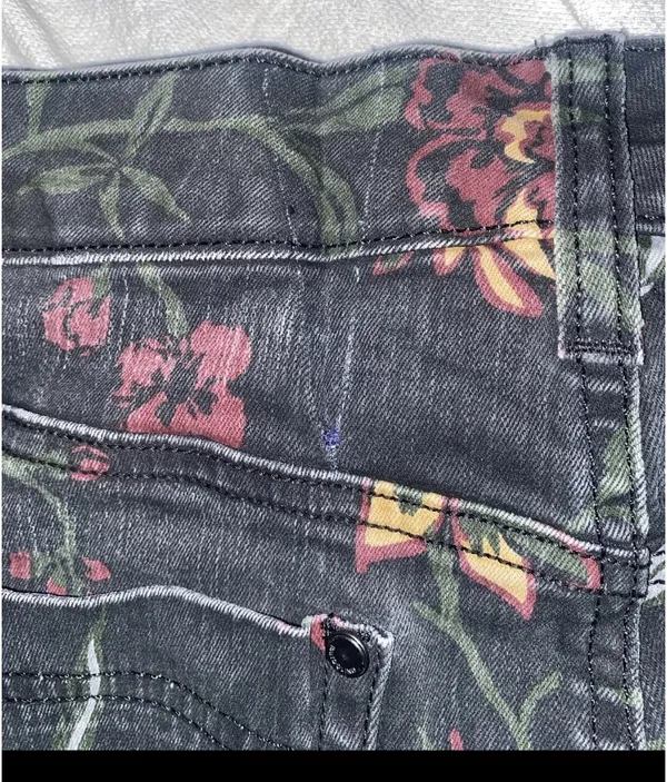 Bandolino Ladies Amy Black Floral Print Modern Straight Leg Pants Jeans Size 10 - Image 9