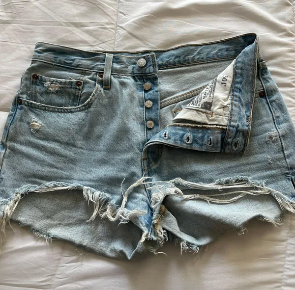 Levi's 501 High-Waisted Shorts - Image 3