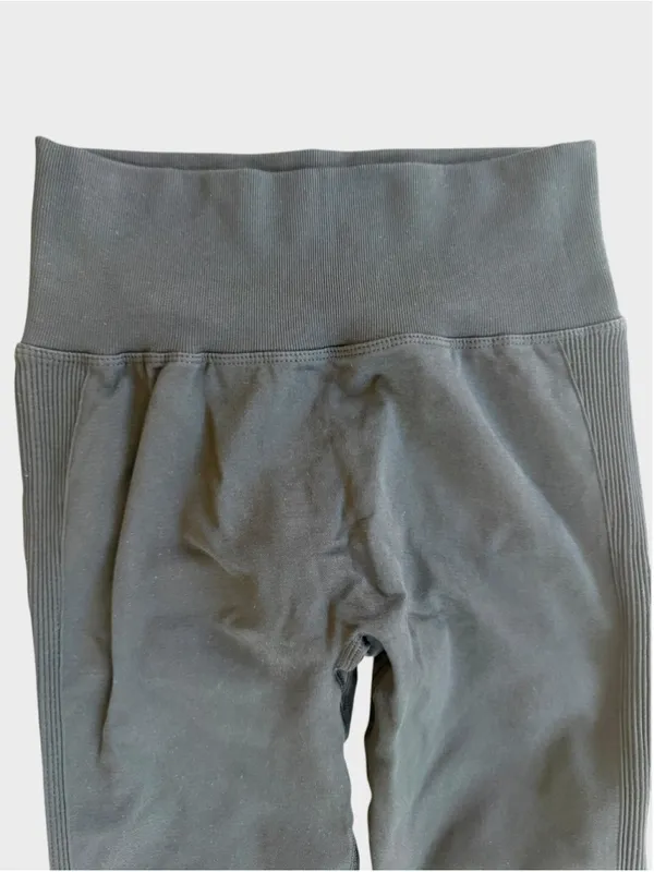 Halara Seamless Flow Scrunch Butt Side Ribbed Butt Lifting Leggings - Image 3
