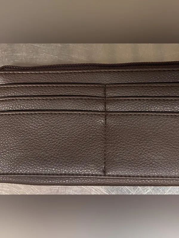 Nice wallet unisex! Great condition - Image 2