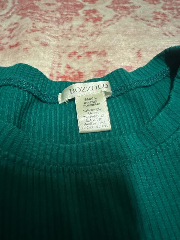 Green Long Sleeve Crop Top - Image 2