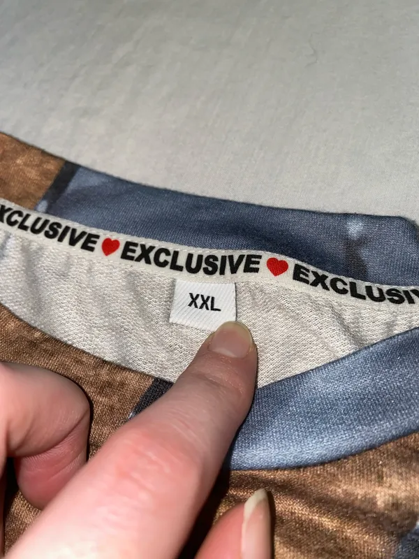 Crewneck T - Image 6