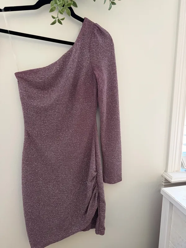 Sparkly Shimmer Bodycon Homecoming Cocktail Dress - Image 3