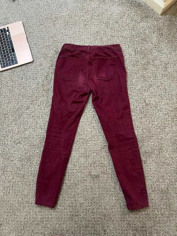 Refuge Maroon Capri Pants - Image 3