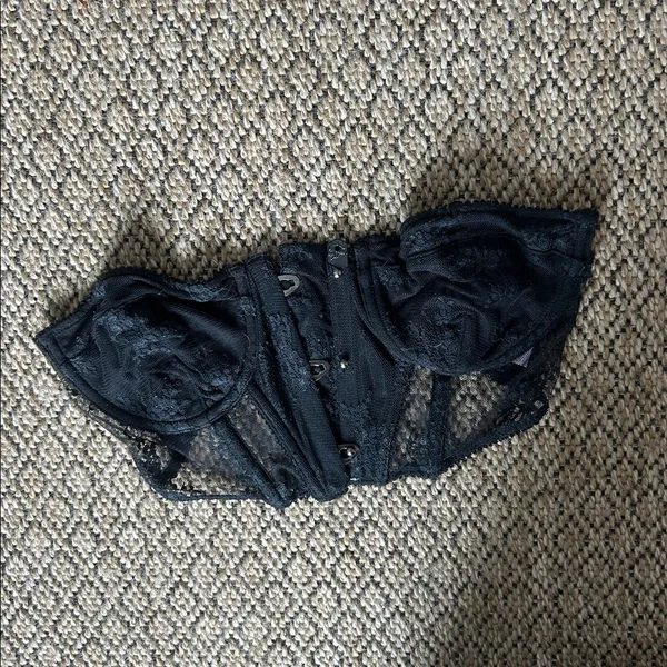 Urban Outfitters OU Black Lace Corset Bustier Top Size Medium - Image 7