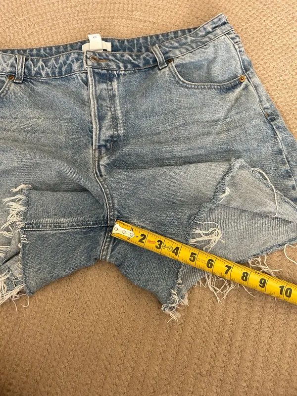 High rise mom shorts light wash - Image 7