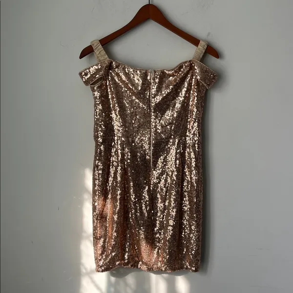 Lulus Magic Maker Gold Metallic Off-the-Shoulder Bodycon Mini Dress size Med - Image 7