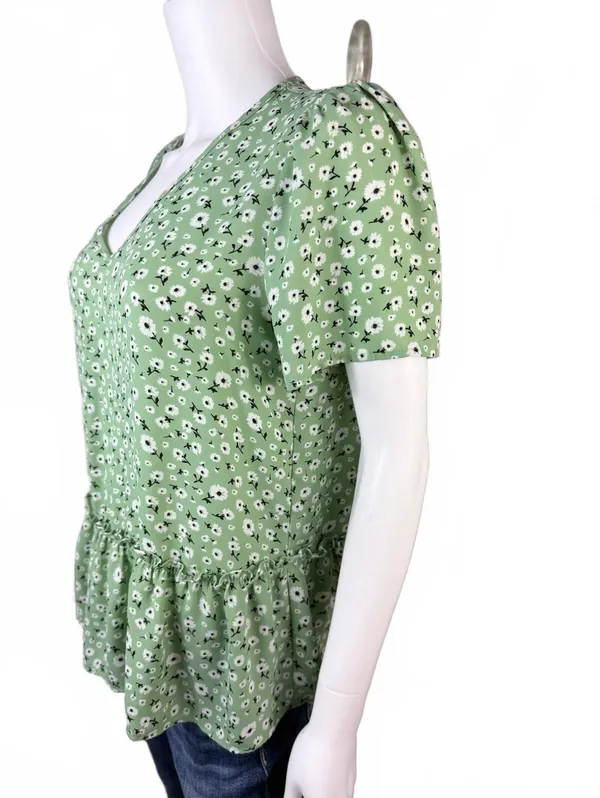 Beautiful Women’s Top Size M Green Size M - Image 4