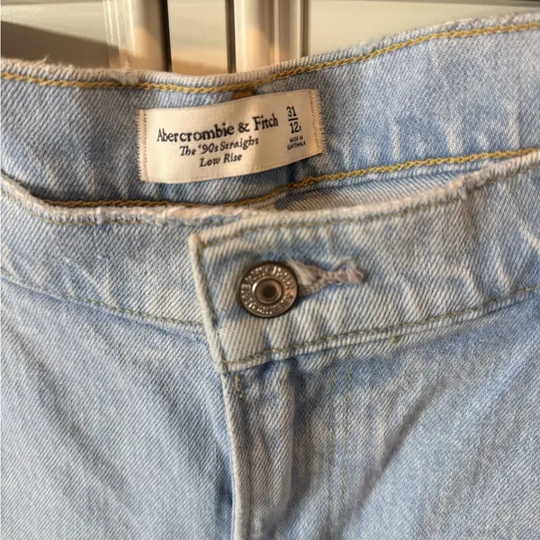 Abercrombie & fitch jeans - Image 4