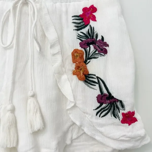 LOVERS + FRIENDS Serene Shorts in White Embroidered Floral‎ size Small - Image 2