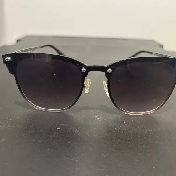 Stylish Black Sunglasses - Image 10