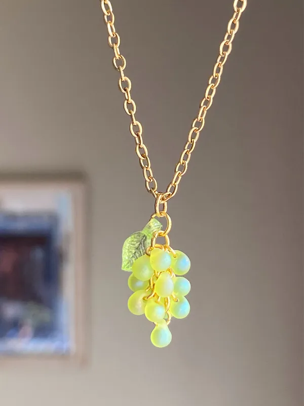 Handmade aurora light green tiny drop Czech glass grape muscat necklace💚 - Image 4