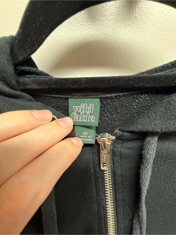 Wild fable cropped hoodie Black Size XS - Image 3
