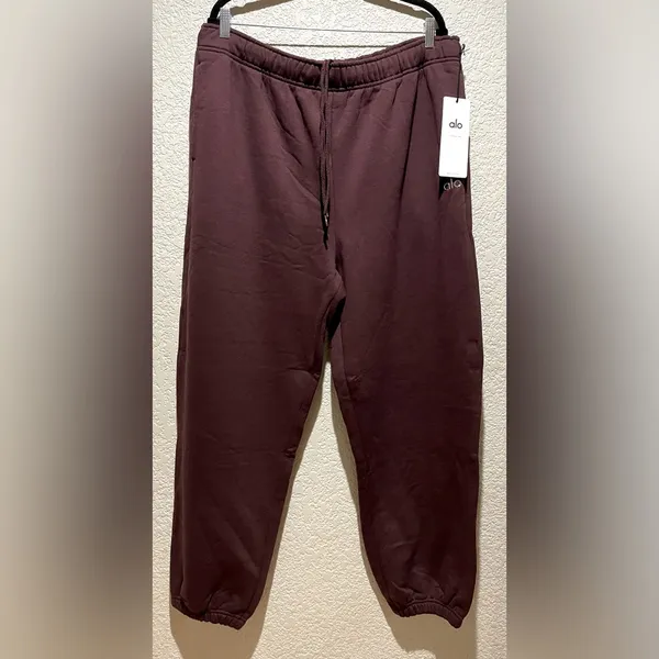 NWT Alo Yoga Accolade Sweatpants Cherry Cola Size 2XL - Image 3
