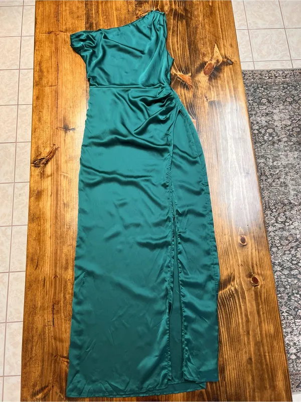 Show Me Your Mumu Jodie Emerald Luxe Green Satin One Shoulder Maxi Dress Medium - Image 4