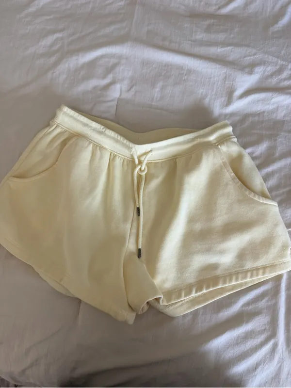 Yellow sweat shorts - Image 4