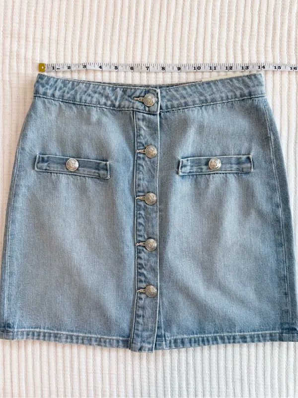 L’AGENCE The Kris Button Front Mini Skirt in Fontana Light Blue Size 25 NWT - Image 9