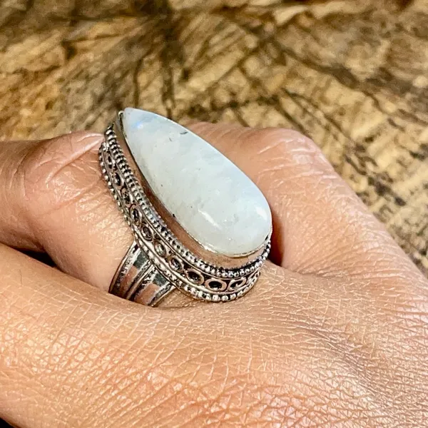Rainbow Moonstone Ring Size 7 Silver - Image 5