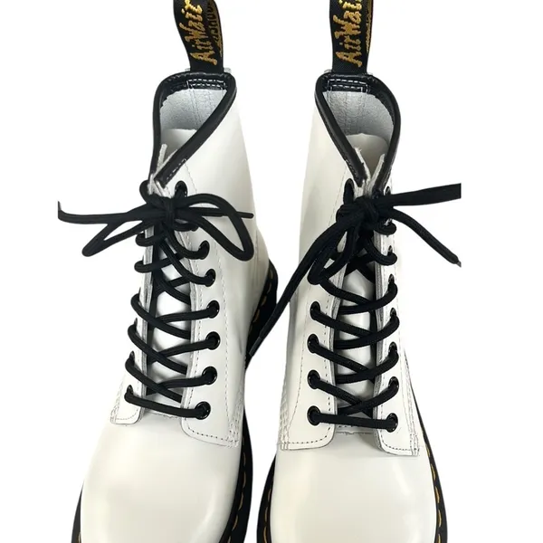 Like New Dr. Martens 1460 Smooth Leather Lace-Up Boots White Size 7 Retail $170 - Image 9