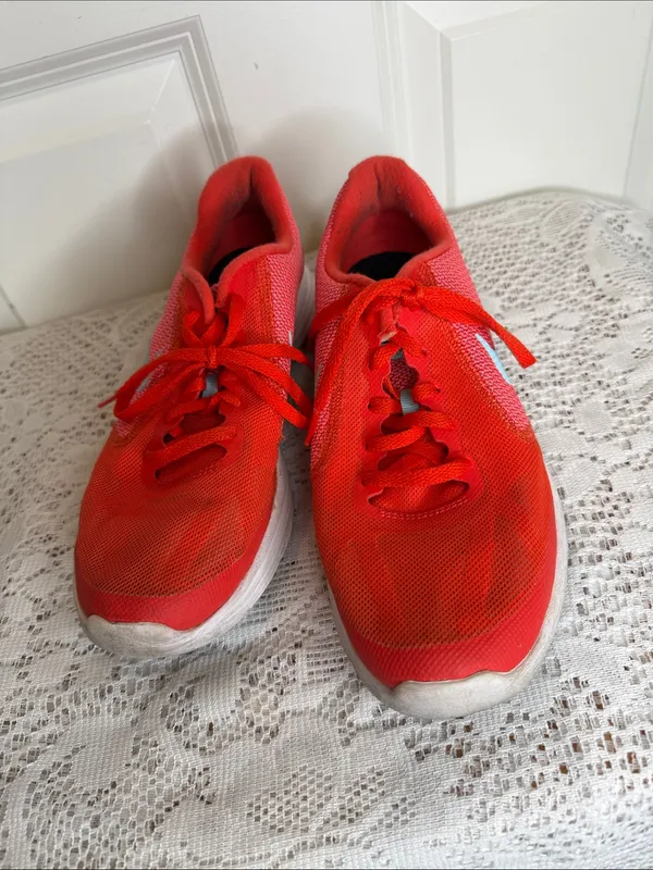 Nike Women's Coral-Red Running Sneakers with Aqua Swoosh Sz 8.5 (7Y) - Image 4