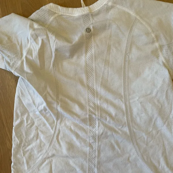 lululemon athletica tee - Image 6