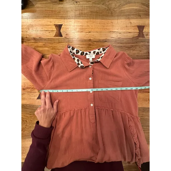 Umgee Boho Linen Blend Tunic Top Leopard Print Roll Tab Sleeve Rust S Raw Hem - Image 9