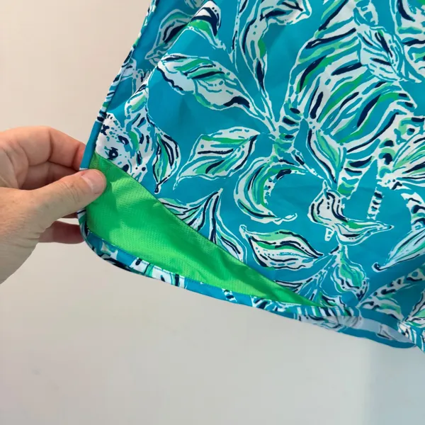 Lilly Pulitzer Luxletic Ocean Trail Shorts Turquoise Oasis Outta Line Print XL - Image 3