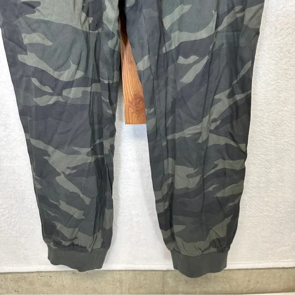 Splendid Green Camo Print High Rise Sweatpants Jogger‎ Size L - Image 3