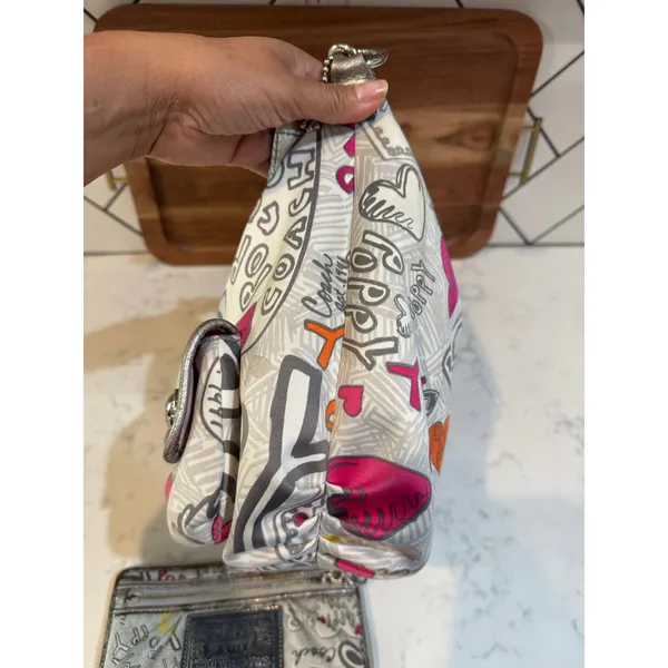Coach Poppy graffiti heart print hobo bag & Wallet pink orange accents Y2K - Image 4