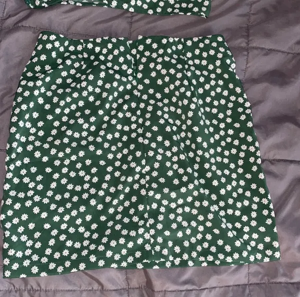 Zaful Green Floral Crop Top And Mini Skirt Set - Image 5