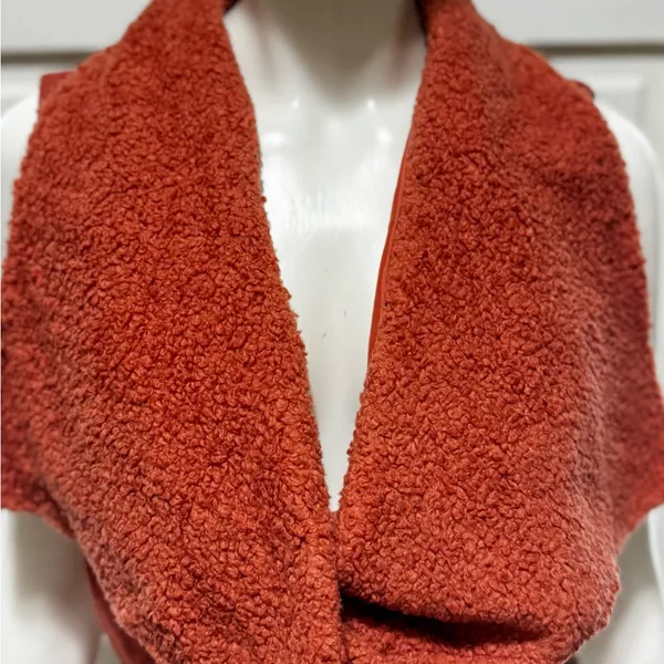 Rocking western wear Rust Orange Sherpa Vest with Belt Tie Size X-Large - Image 5